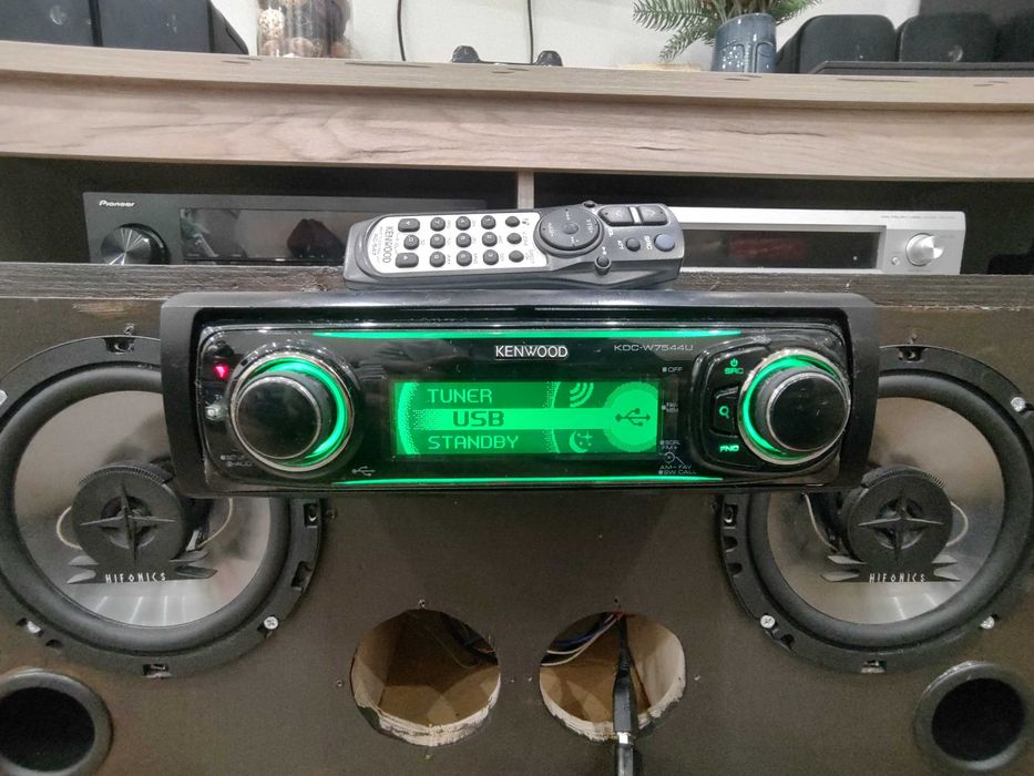 Висок клас KENWOOD KDC-W7544U USB / AuX / CD / MP3