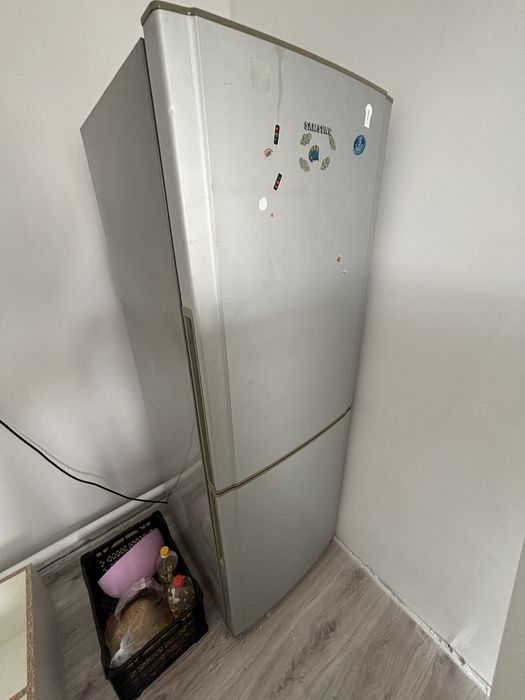 Холодильник Samsung