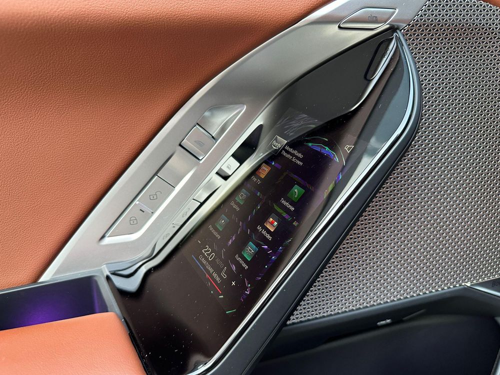 BMW 740d long - theatre cinema