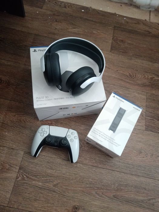 Продам комплект на  Sony PlayStation 5 .