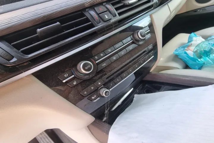 Dezmembrez BMW x5 F15 2017 40d motor 3.0d 313cp N57D30B  plafon  dezmembrari piese usa portiera stanga dreapta fata spate aripa bara fata far stop fuzeta etrier oglinda f01