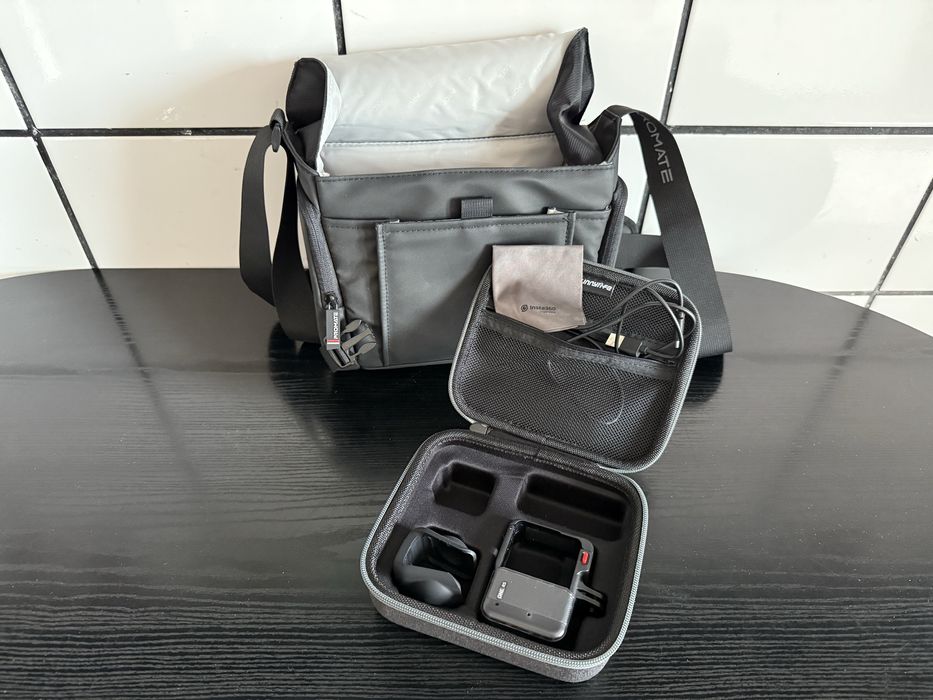 Cameră video sport 360° - Insta360 ONE RS Twin Edition