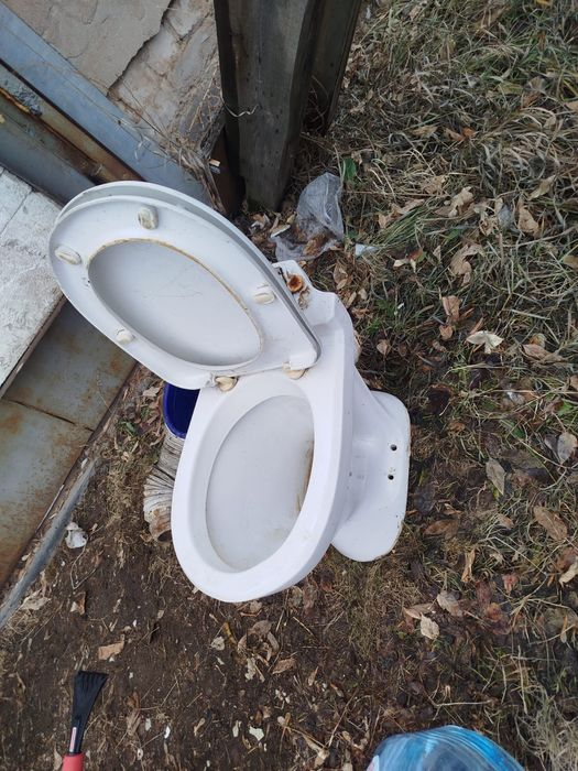 Продам б/у унитаз