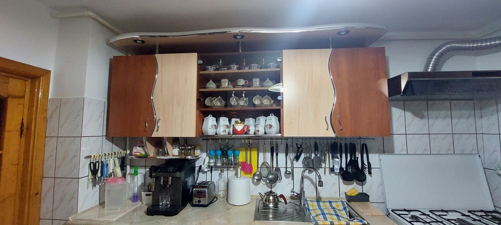 Vând mobila bucătărie