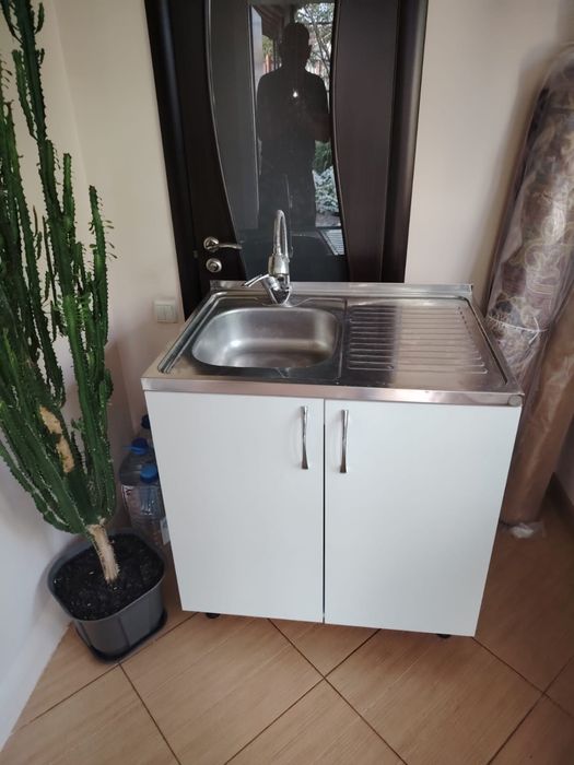 Продам кухонную тумбу мойку