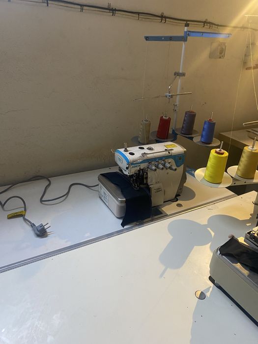 Masini de cusut liniare si de surfilat cu 4 si 5 fire