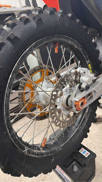 KTM НА ЧАСТИ цял мотор  2005г