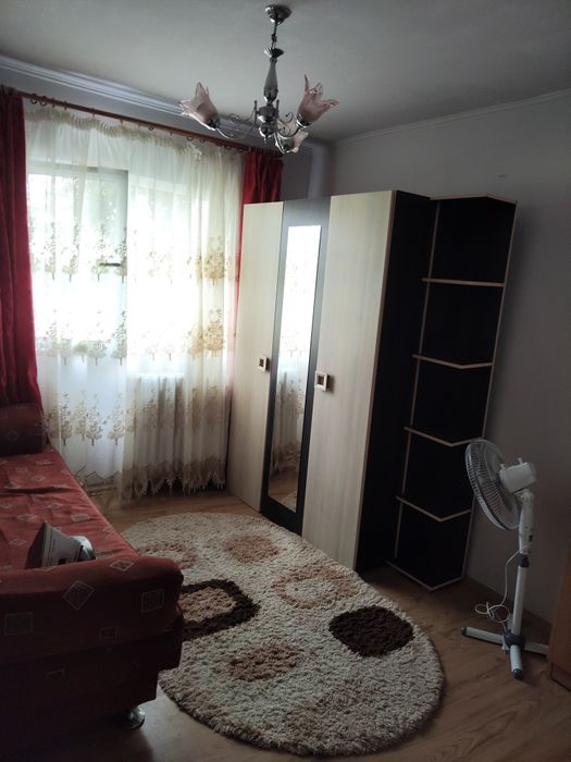 Închiriez apartament