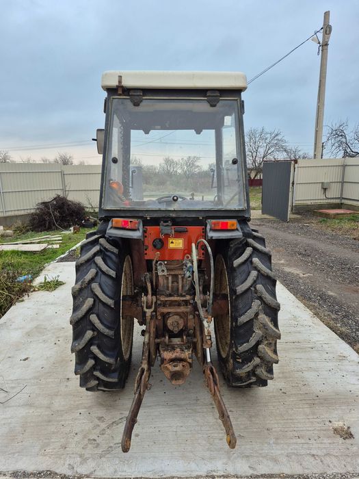Tractor viticol new holland