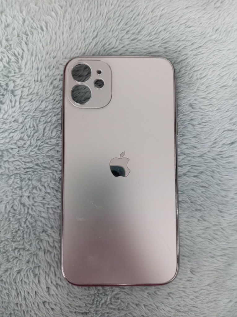 Чехлы для IPhone 11