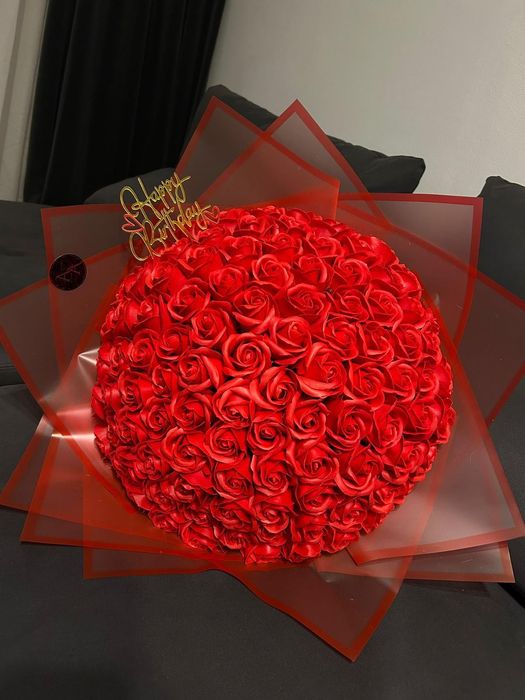 Buchet 201 trandafiri sapun cu sclipici/ accesorii si modele