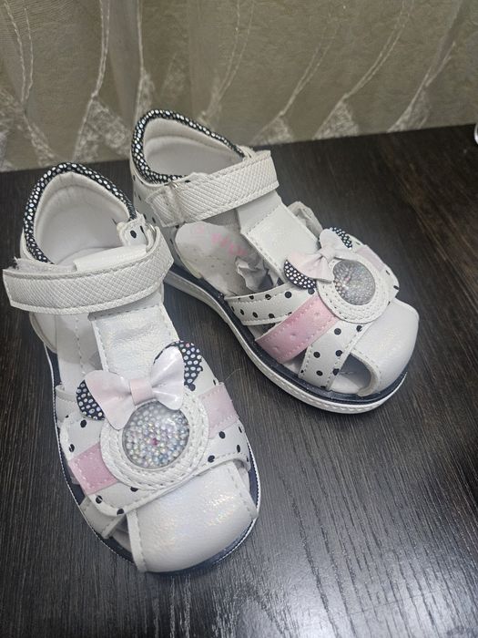 Детские босоножки