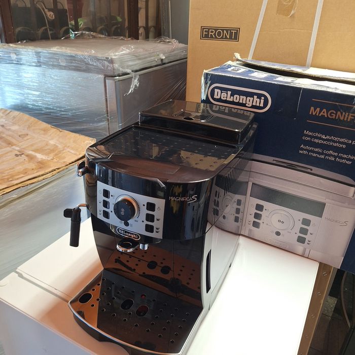 Делонги Магнифика S кафе машина - гаранция 6 месеца