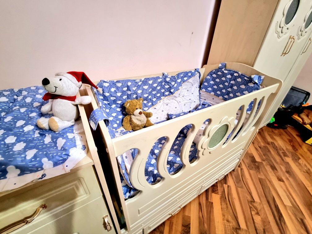 Детская мебель со всеми бортиками кроватка-трансформер