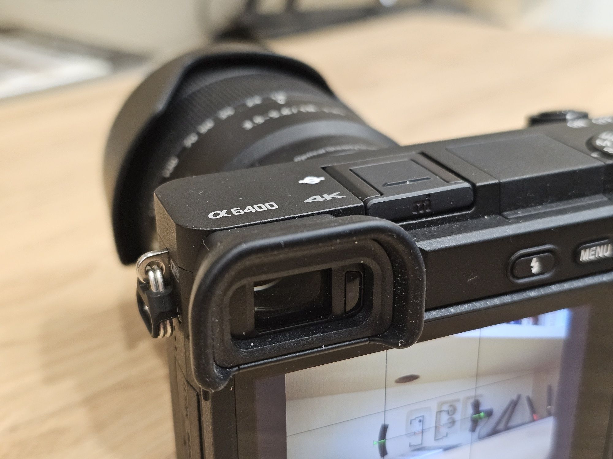 Sony Alpha a6400 в гаранция с 4 обектива, аксесоари