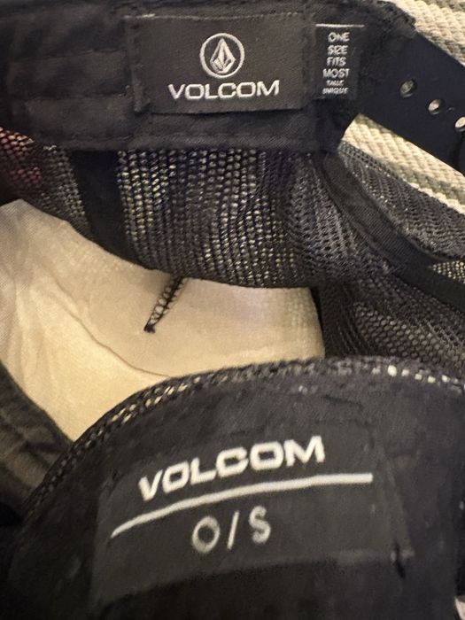 Шапка с козирка Volcom