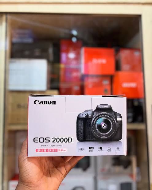 Canon EOS 2000D 24.1MP Kit cu Obiectiv EF-S 18-55mm IS II, Sigilat