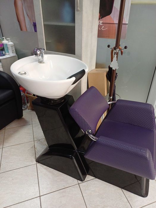 Фризьорска измивна колона