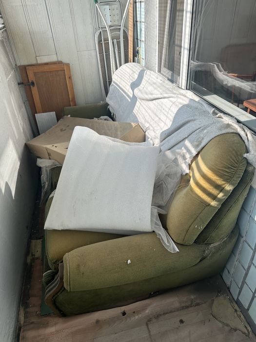 Срочно ‼️ диван и два кресло