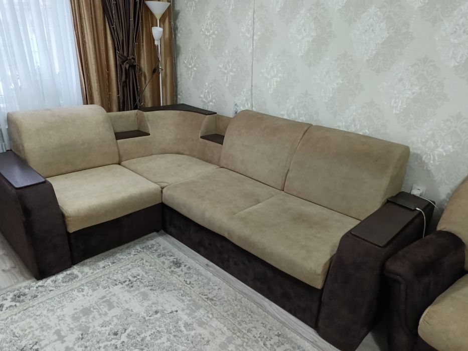 Продам диван угловой