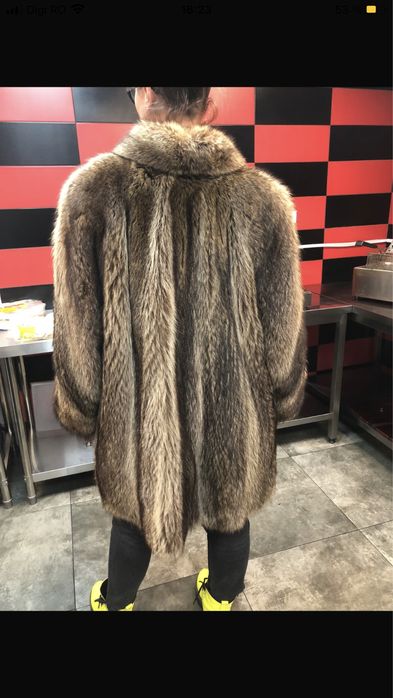 Vand haina de blana de vulpe