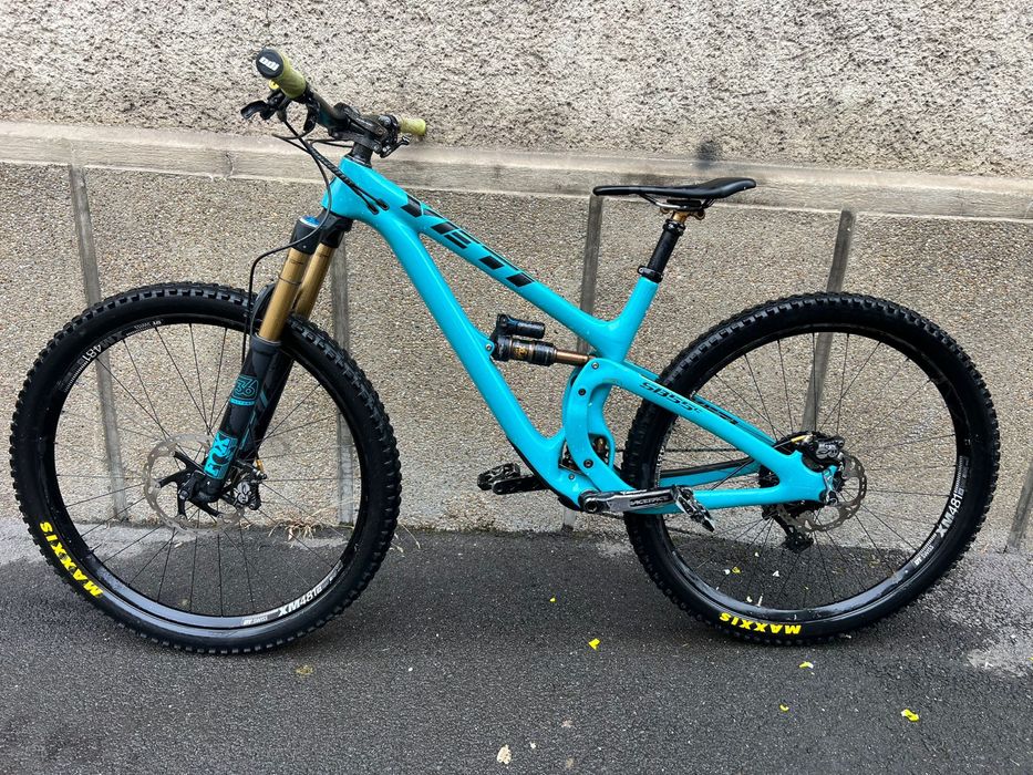 Bicicleta Full Suspension Carbon Yeti 29” Fox36 Kashima ca noua !