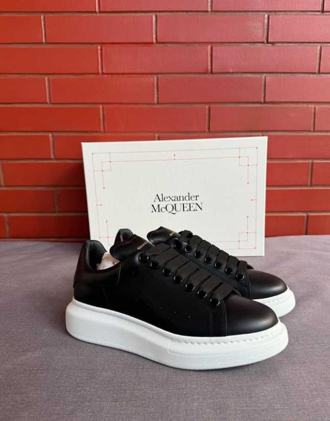 Alexander Mcqueen black