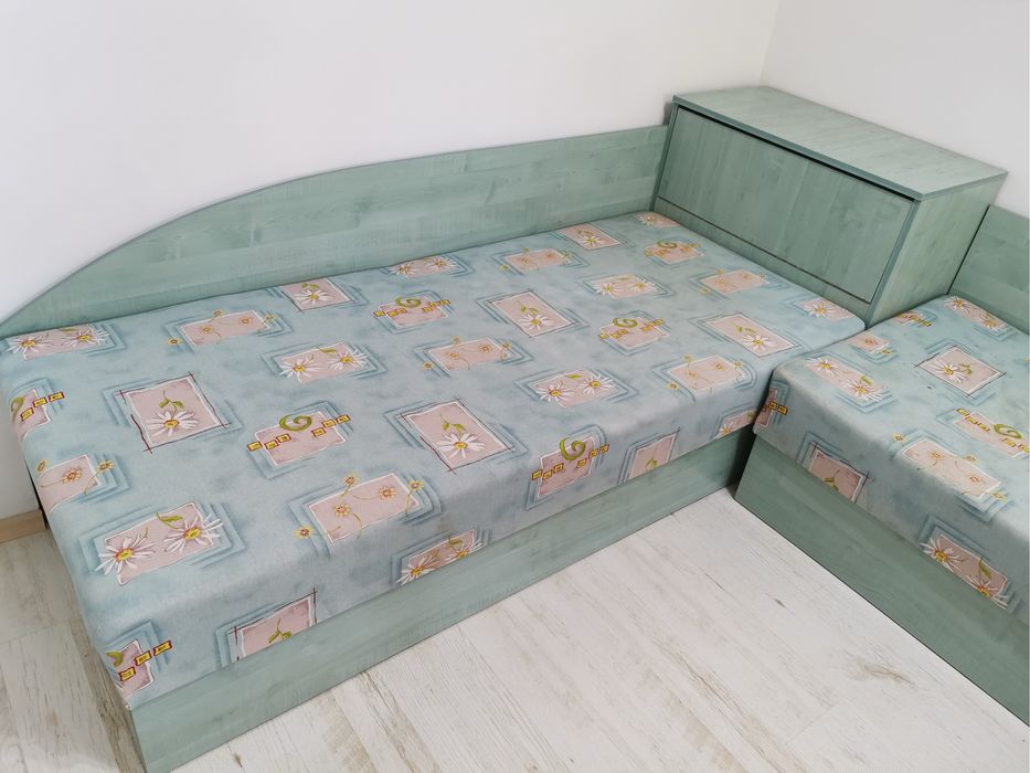 Хглови легла с матраци и повдигащ механизъм