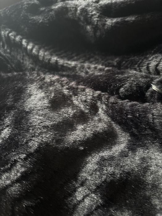 Blana de iarna in stare buna , neagra cu gluga