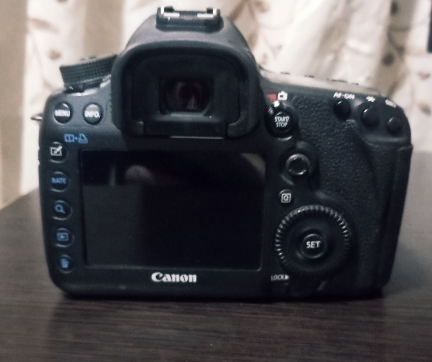 Canon mark 3 sotiladi