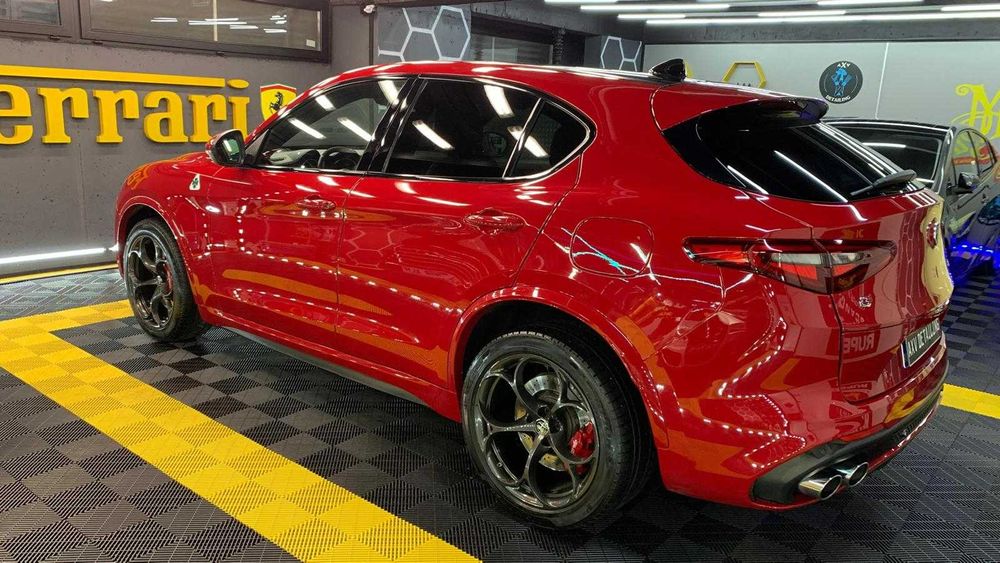 Alfa Romeo Stelvio V6 2.9 Bi-Turbo AT8-Q4 Quadrifoglio