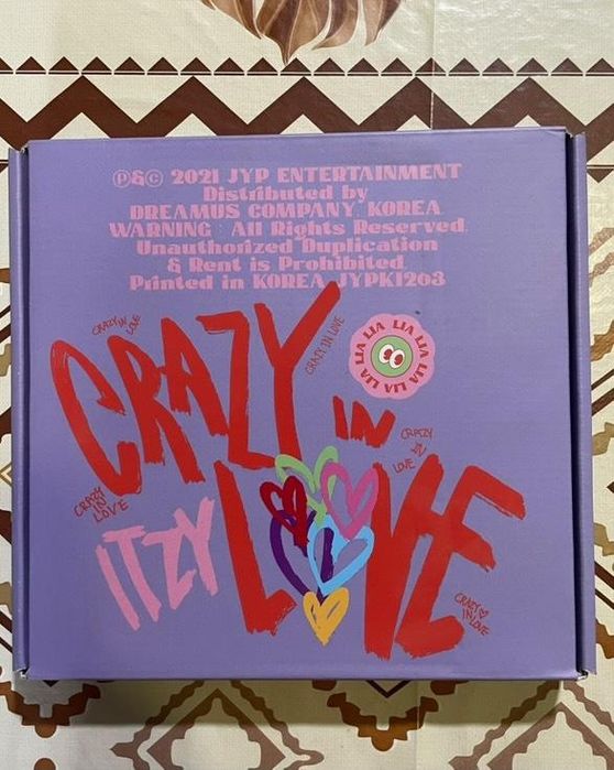 Продавам колекцията си от албуми на к-поп групи