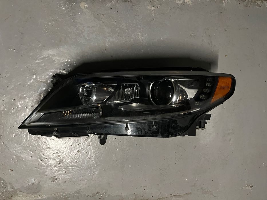 Фар за VW CC Оригинален