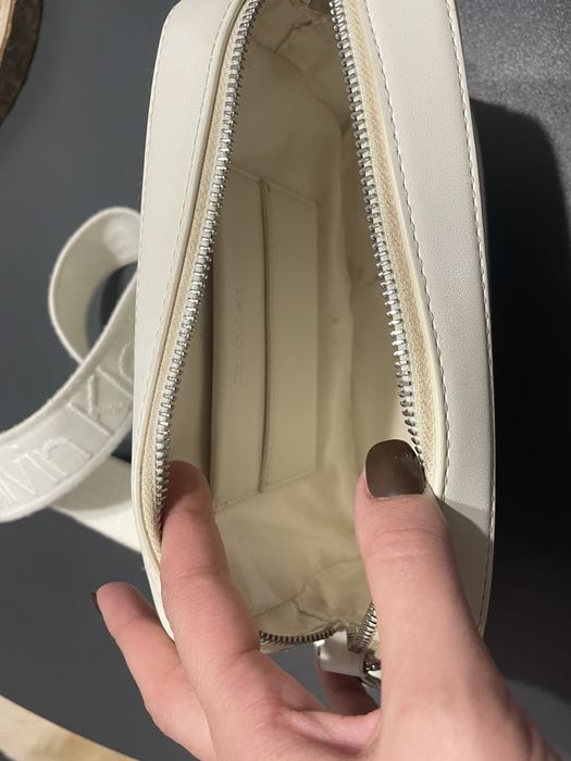 Чанта през рамо calvin klein