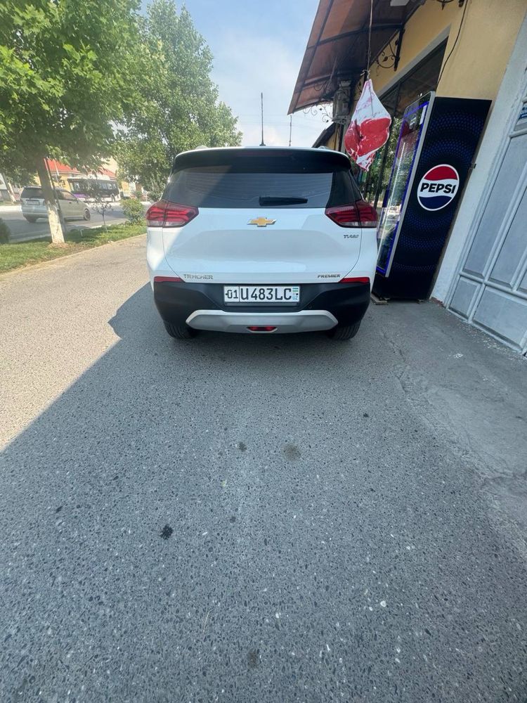 Tracker Premier oq rangli 2023