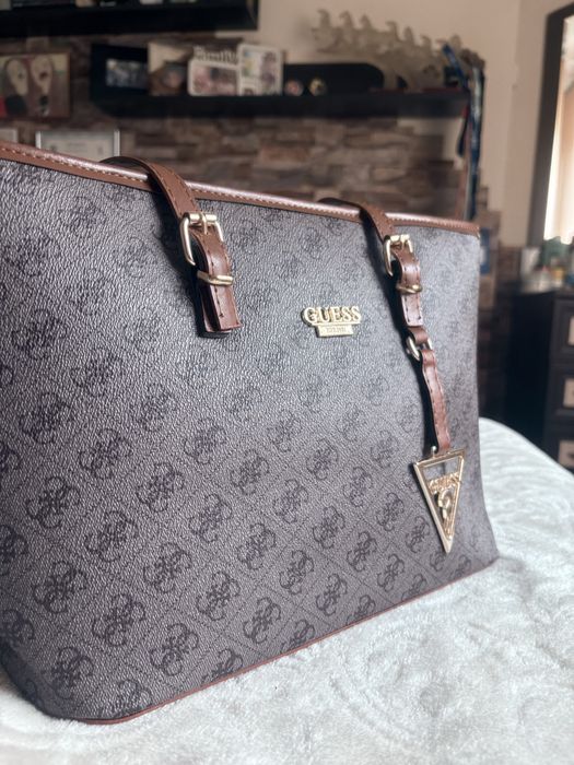 Guess Дамска чанта