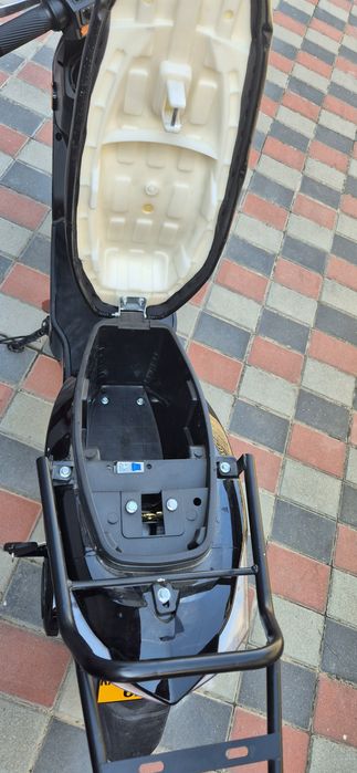 Vând Scuter VOLTA
