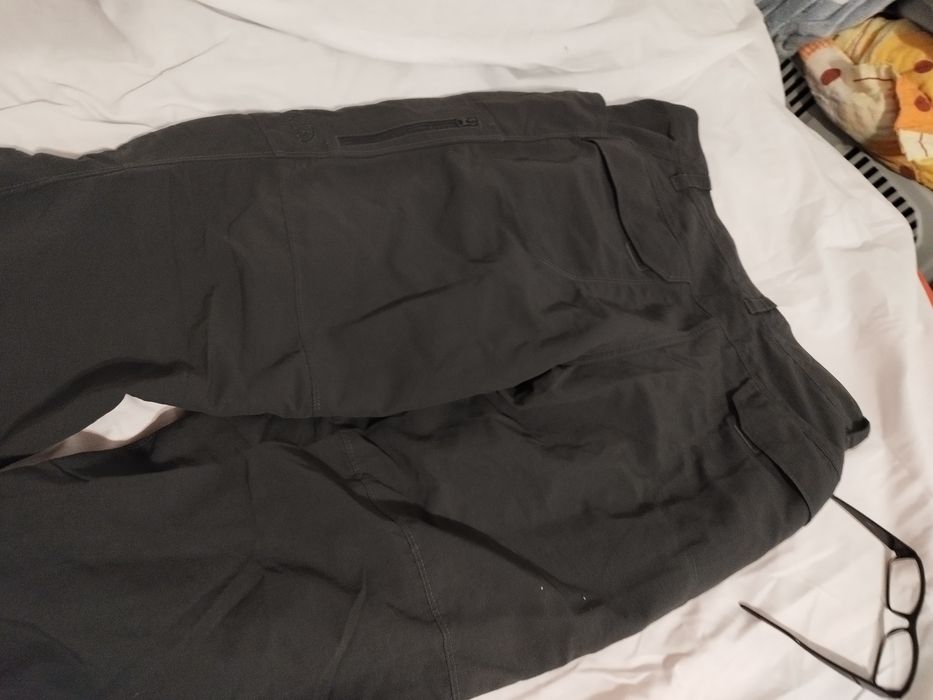 Pantaloni măsura 36