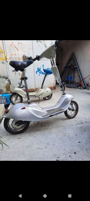 Vand scuter în stare destul de buna