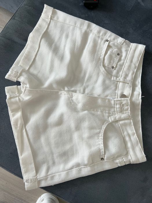 Pantaloni scurți ușori de vară din bumbac alb