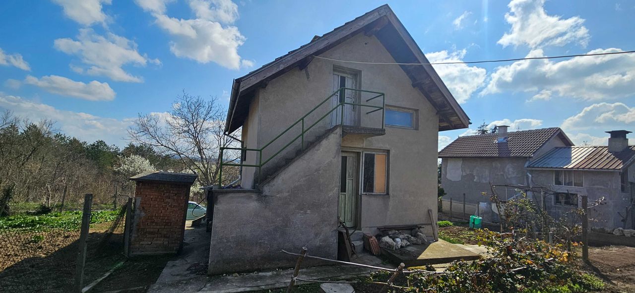 Продава се Къща в с. Басарбово, Област Русе - 33 кв.м за 1697 €/кв.м - Снимка #2