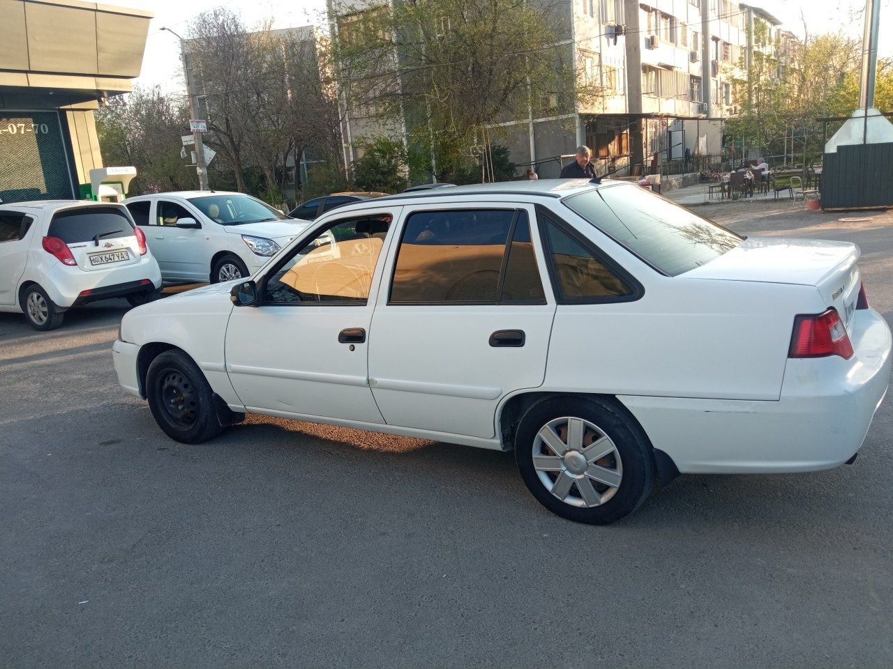 Nexia2 sotiladi rangi oq 2016 yil 529000 yurgani