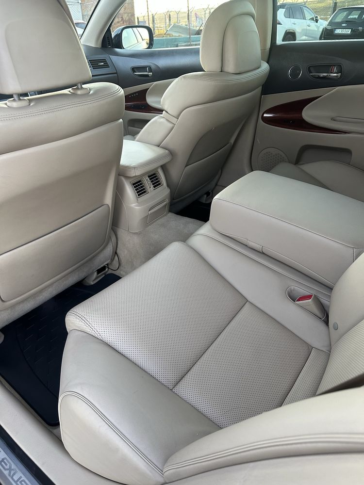 Lexus GS450h • 350 CP Hibrid