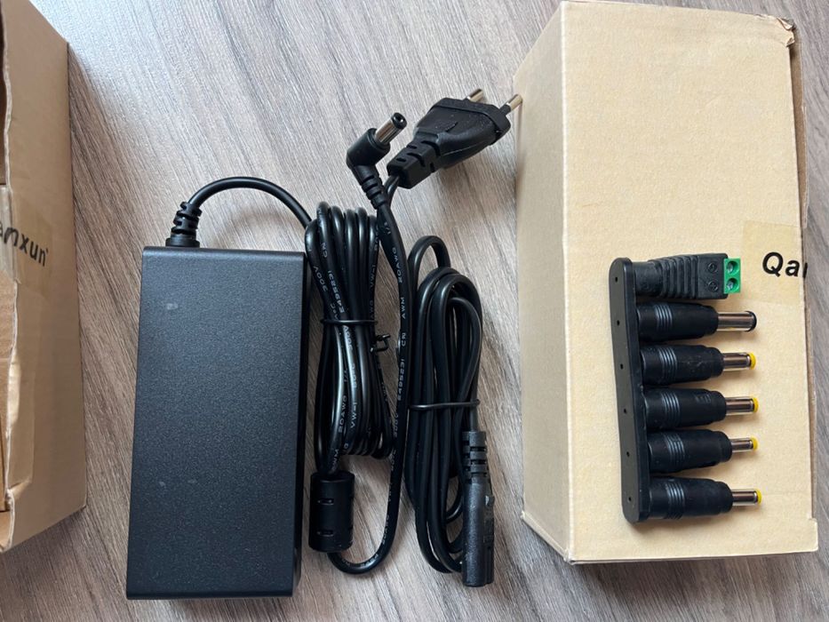Универсално зарядно за акумулатор 12 V / Адаптери