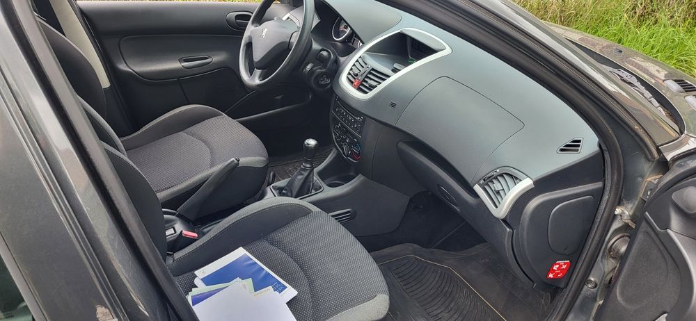 Peugeot 206+ 2012 1.2benz 80000km