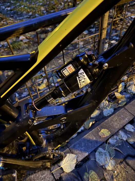 Bicicleta full suspension YT capra comp 1