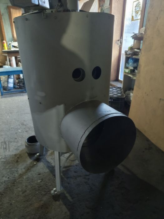 Generator suflantă aer cald 100 kw pe lemne, ulei ars , brichete