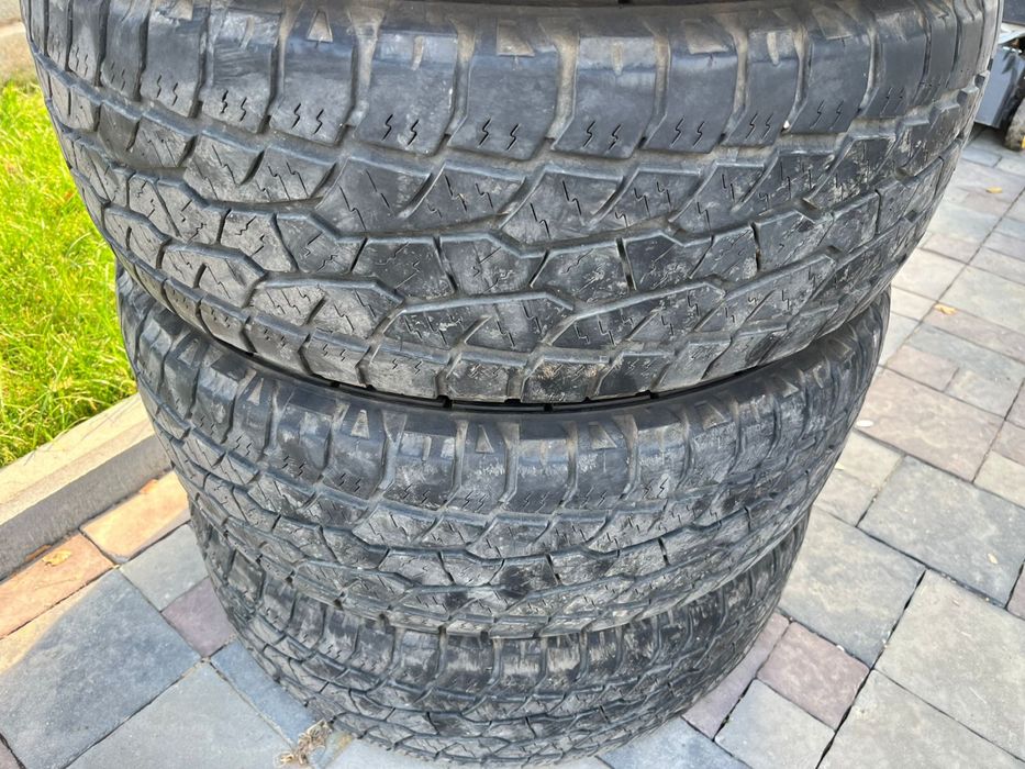 Продам шины всесезонные Triangle 292 АТ