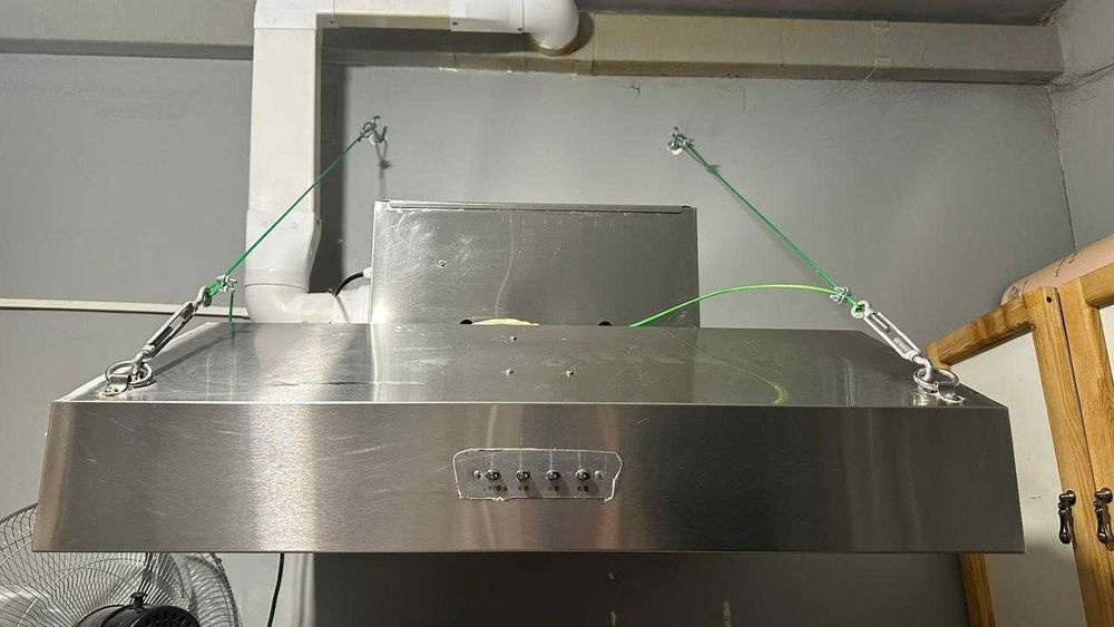 Продам вытяжку для кухни (производственная)