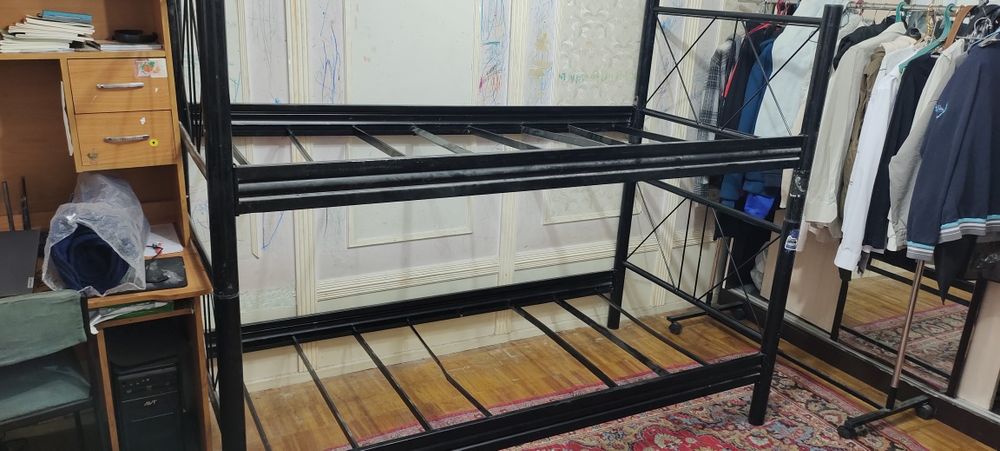 Двухъярусная кровать